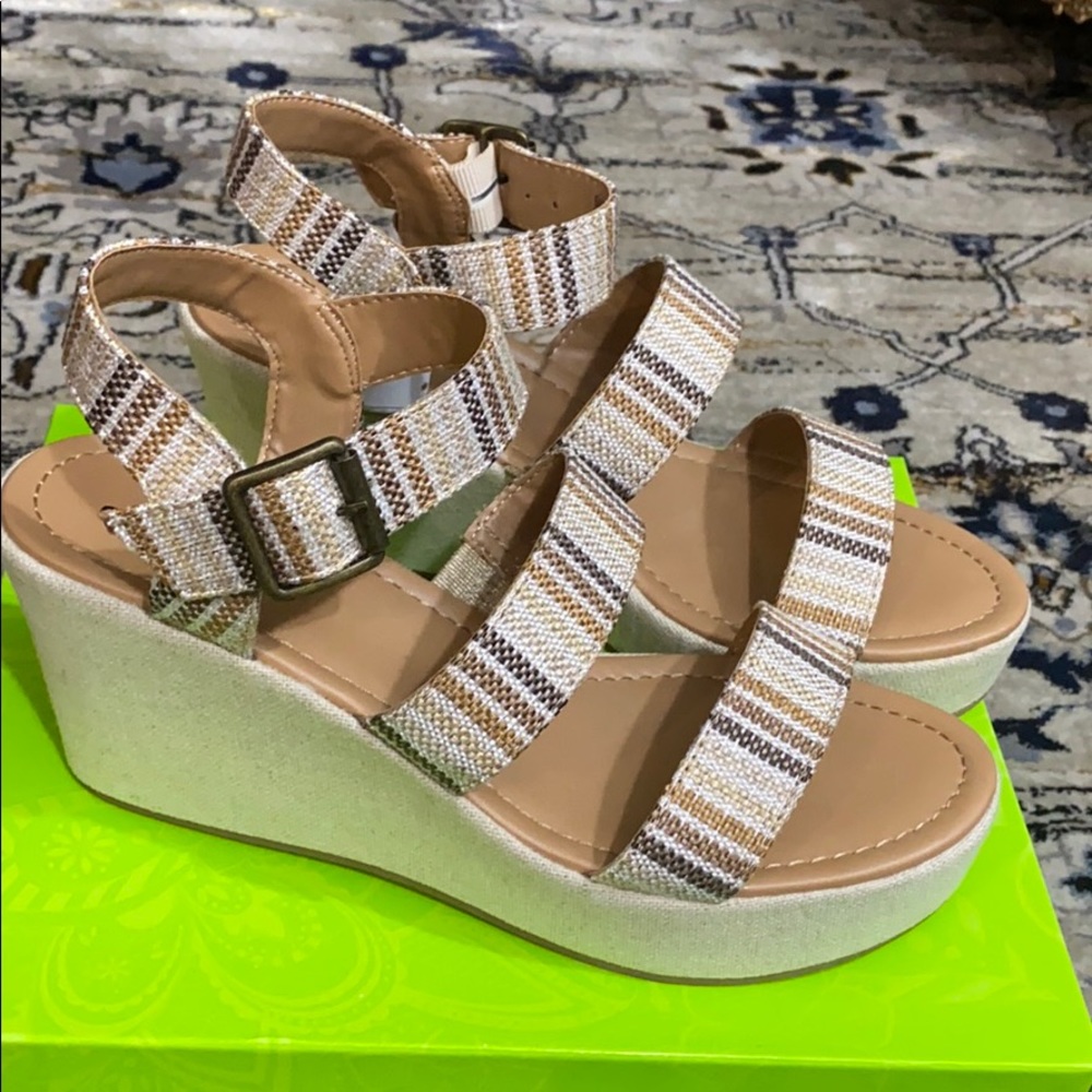 Women’s sandal wedges